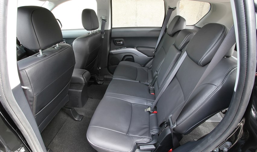 Used Peugeot 4007 Hatchback (2007 - 2012) Interior | Parkers
