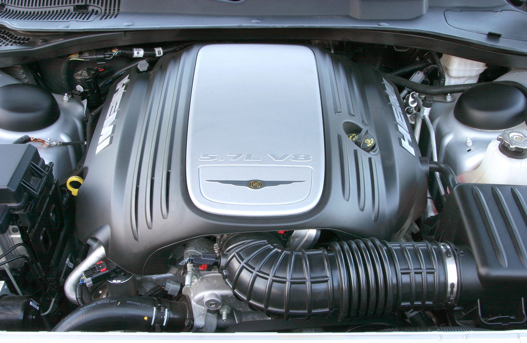 Chrysler 300c Hemi Engine