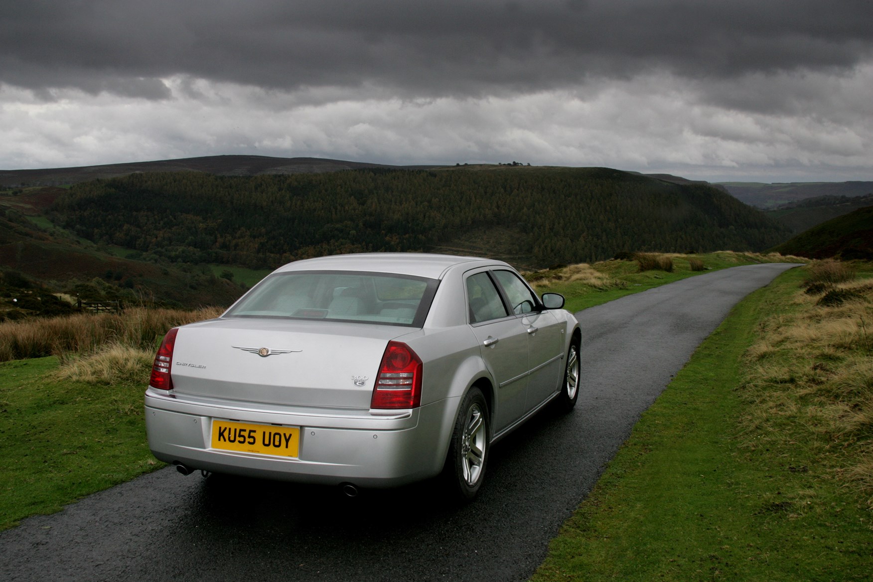 Chrysler 300c вид спереди