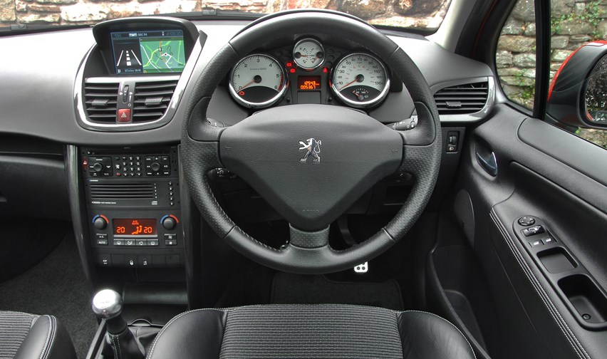 Peugeot 207 Innenraum