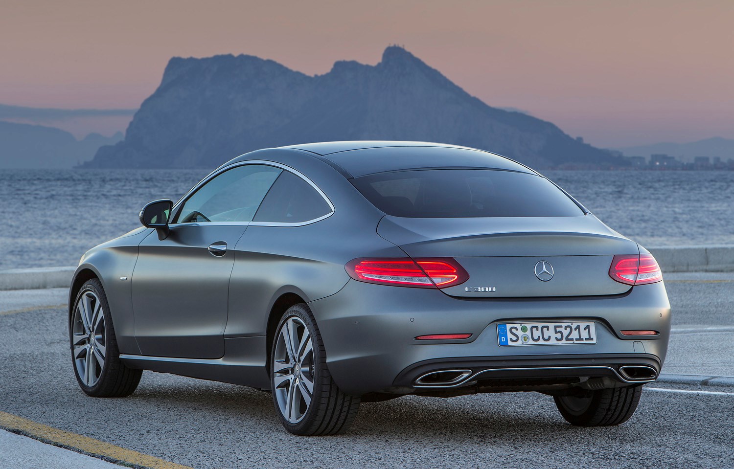 Mercedes-Benz C-Class Coupe Review (2020) | Parkers