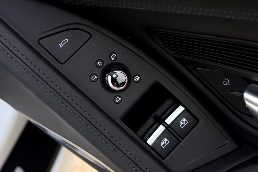 Audi R8 Spyder (2021) Practicality & Boot Space | Parkers