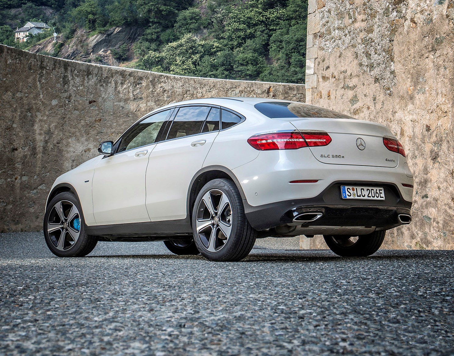 Mercedes Benz Glc Class Coupe Review 2020 Parkers