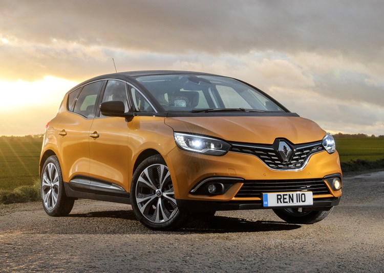 Купить рено 2024 года. Renault Scenic 2019.
