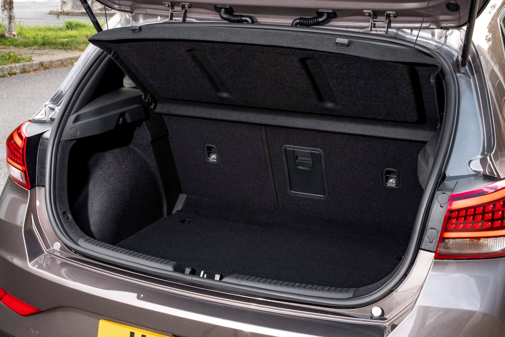 Hyundai i30 (2021) Practicality, Boot Space & Dimensions Parkers