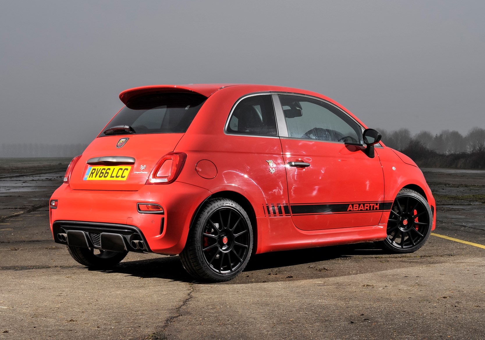 Abarth 595 Hatchback Review 2012    Parkers