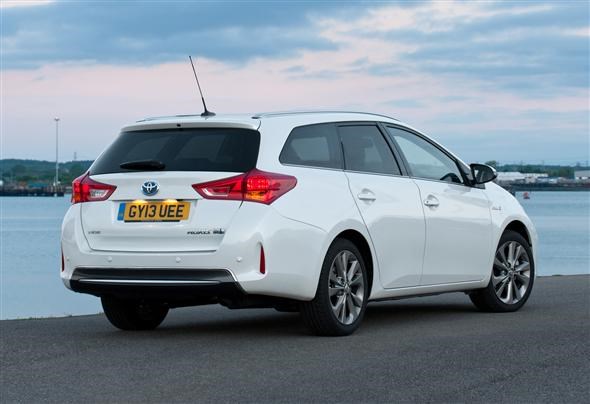 Top Six Most Economical Estates Of 2014 Parkers