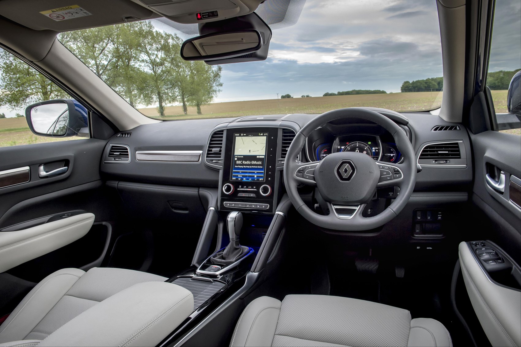 Used Renault Koleos SUV 2017 2020 Interior Parkers