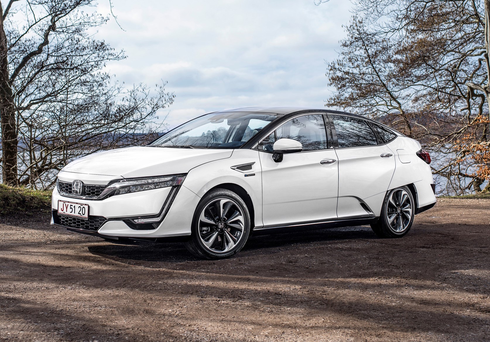 honda-clarity-saloon-review-parkers