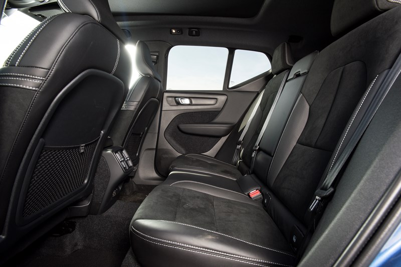 Volvo XC40 (2021) Engines, Drive & Performance | Parkers