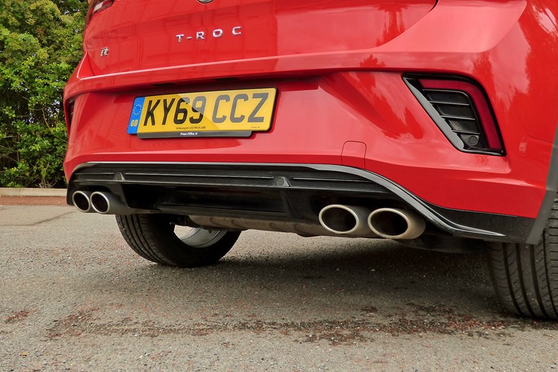 Volkswagen T-Roc Review (2021) | Parkers