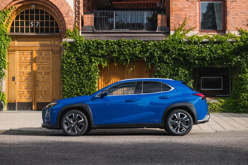 Lexus ux размеры