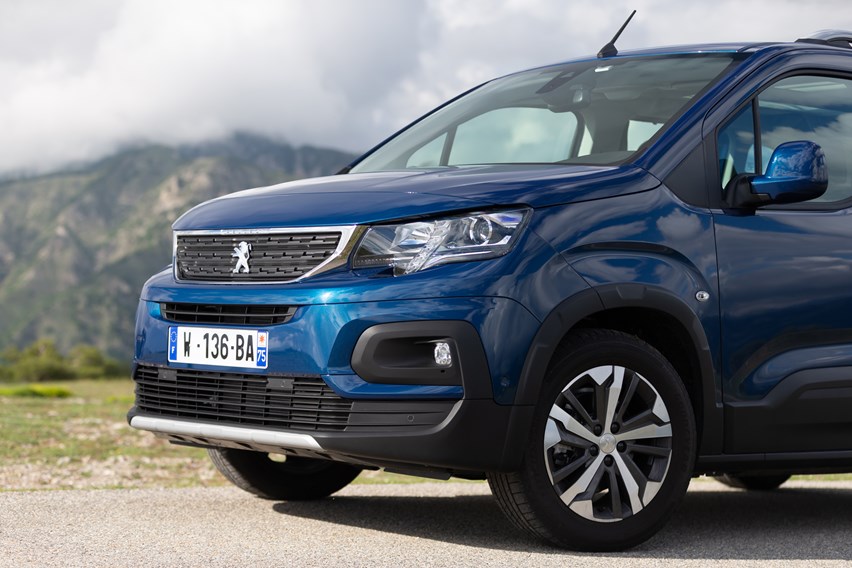 Peugeot Rifter 2021 Practicality Boot Space Dimensions Parkers