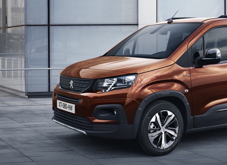 Peugeot Rifter 2021 Practicality Boot Space Dimensions Parkers
