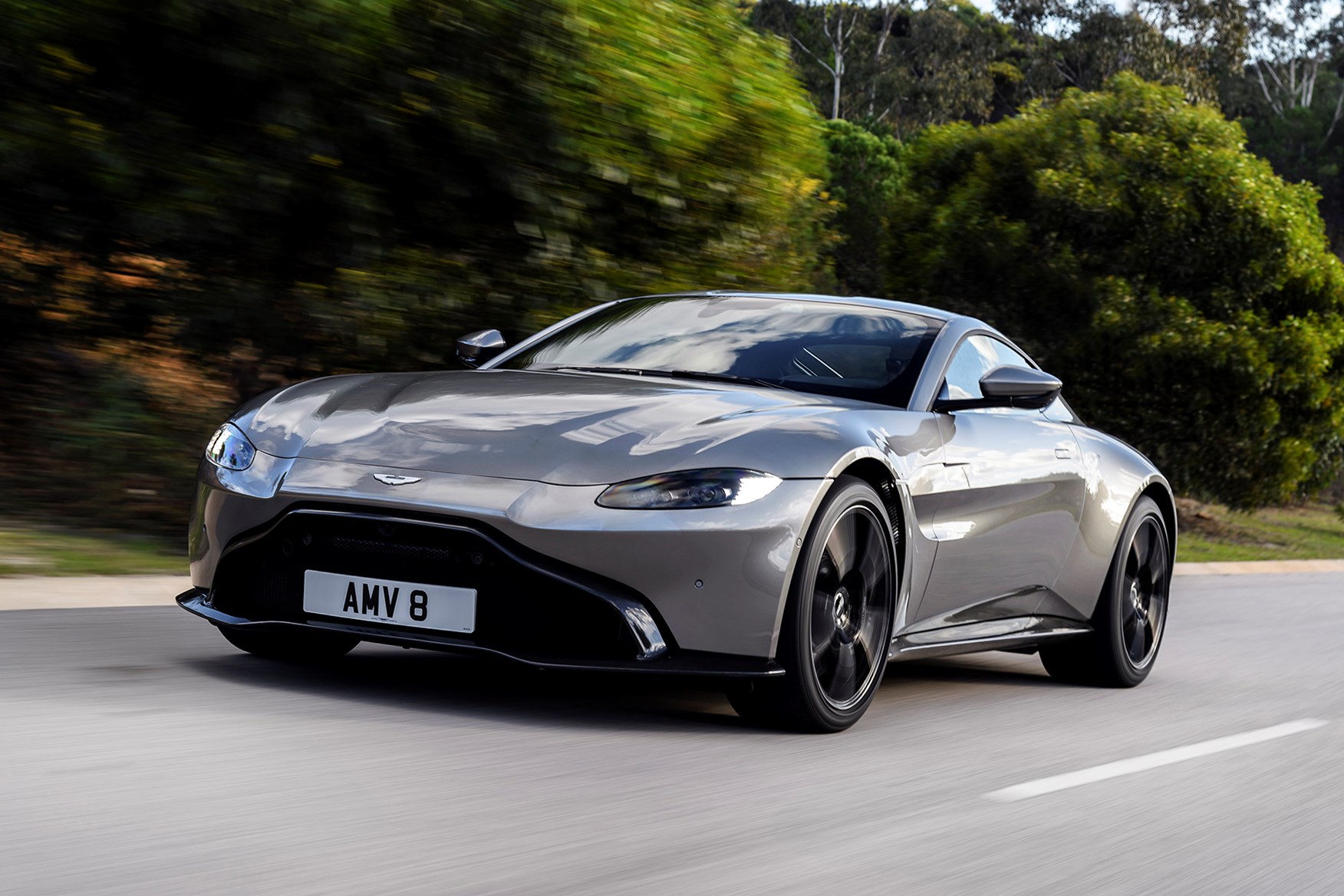 Aston Martin Vantage early drive review | Parkers