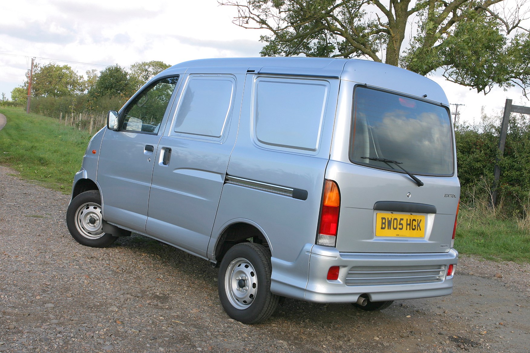 Daihatsu Extol van review (2003-2006) | Parkers