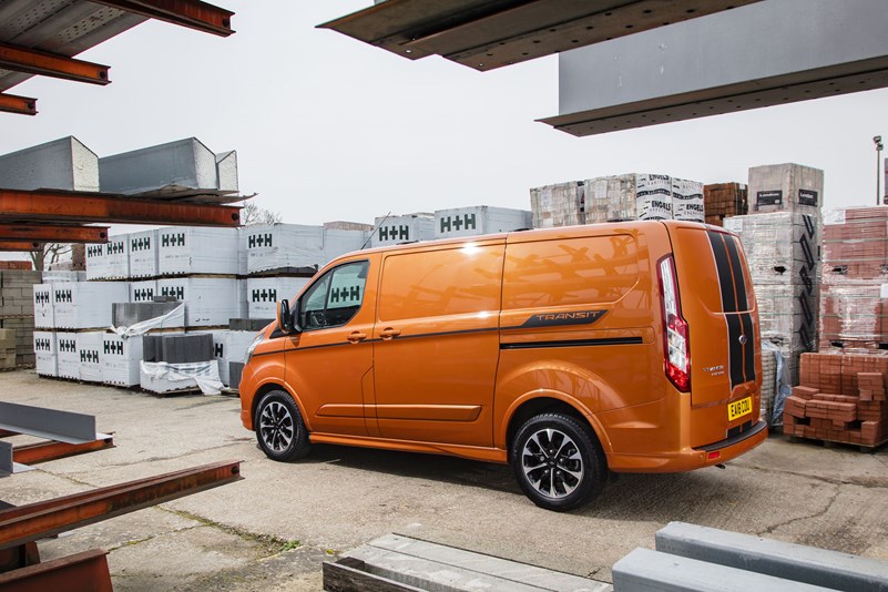 Ford Transit Custom van dimensions, capacity, payload, volume, towing Parkers