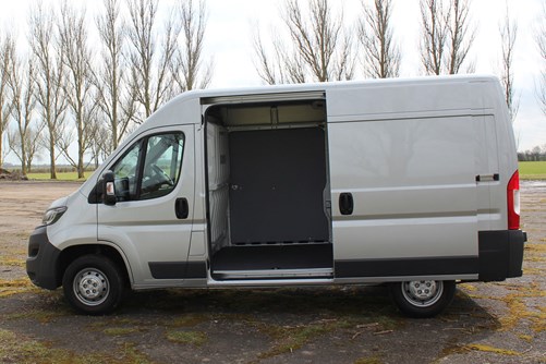 Peugeot Boxer van dimensions (2006-on), capacity, payload, volume ...