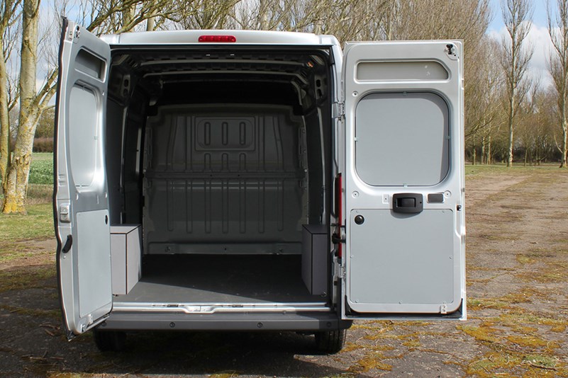 Peugeot Boxer van dimensions (2006on), capacity, payload, volume