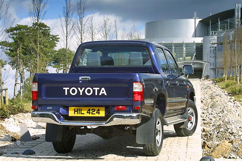 Toyota Hilux pickup dimensions (19762005), capacity, payload, volume