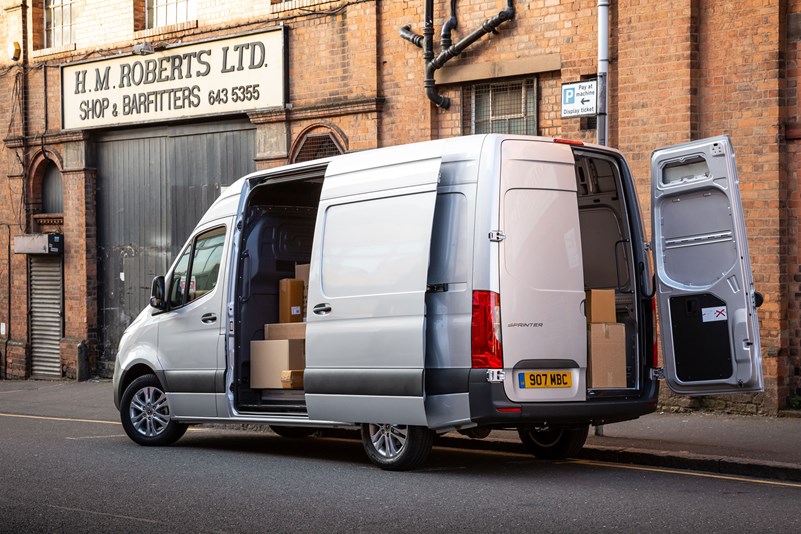 Mercedes Sprinter van dimensions (2018on), capacity, payload, volume