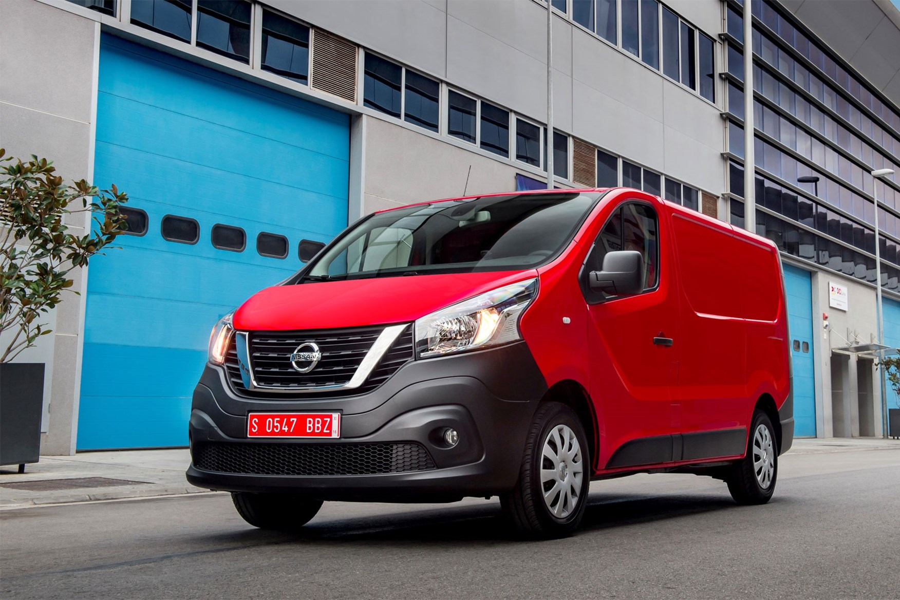 Best medium. Nissan nv300. Ниссан нв 300. Goods van. Nissan фургон nv300 купить.