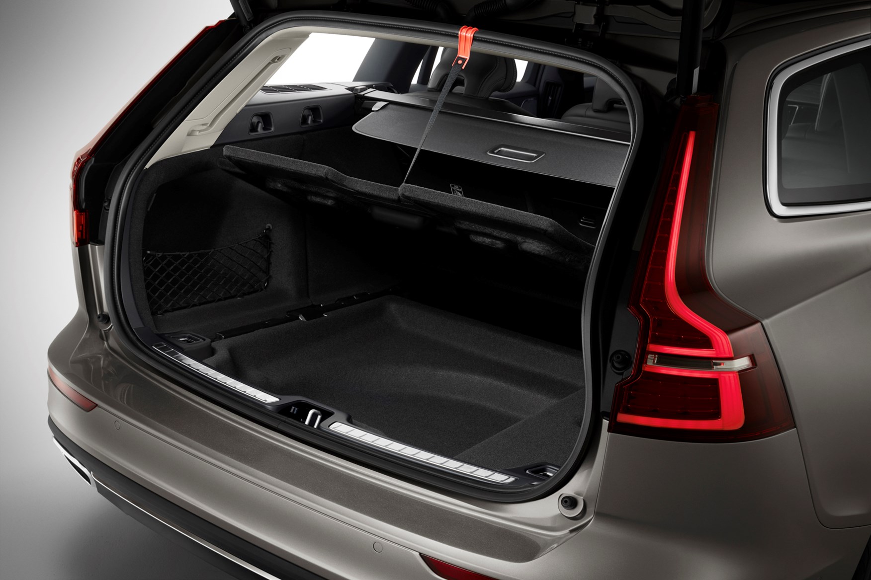 Volvo V60 2020 Practicality Boot Space Dimensions Parkers