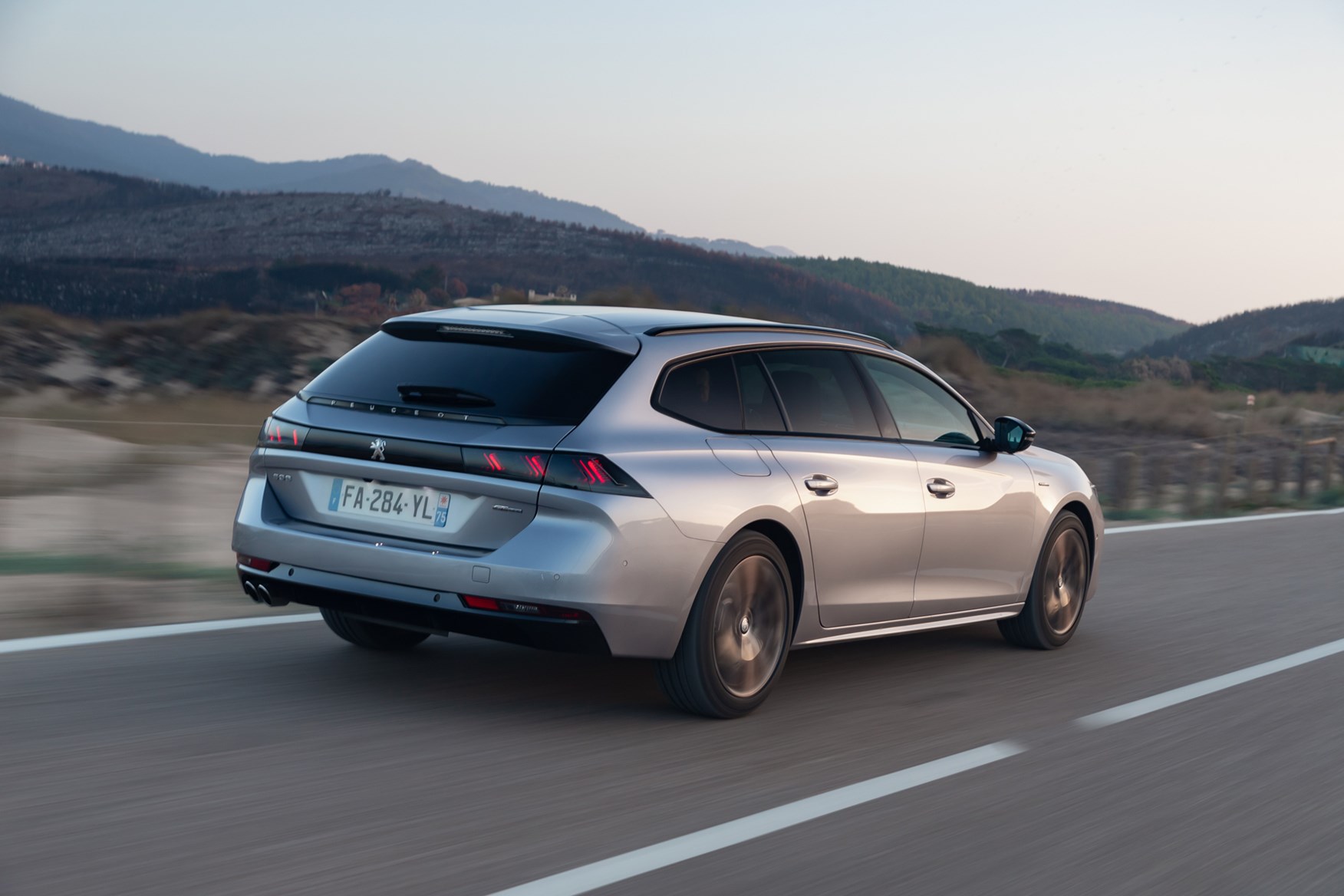 2019 Peugeot 508 SW review | Parkers