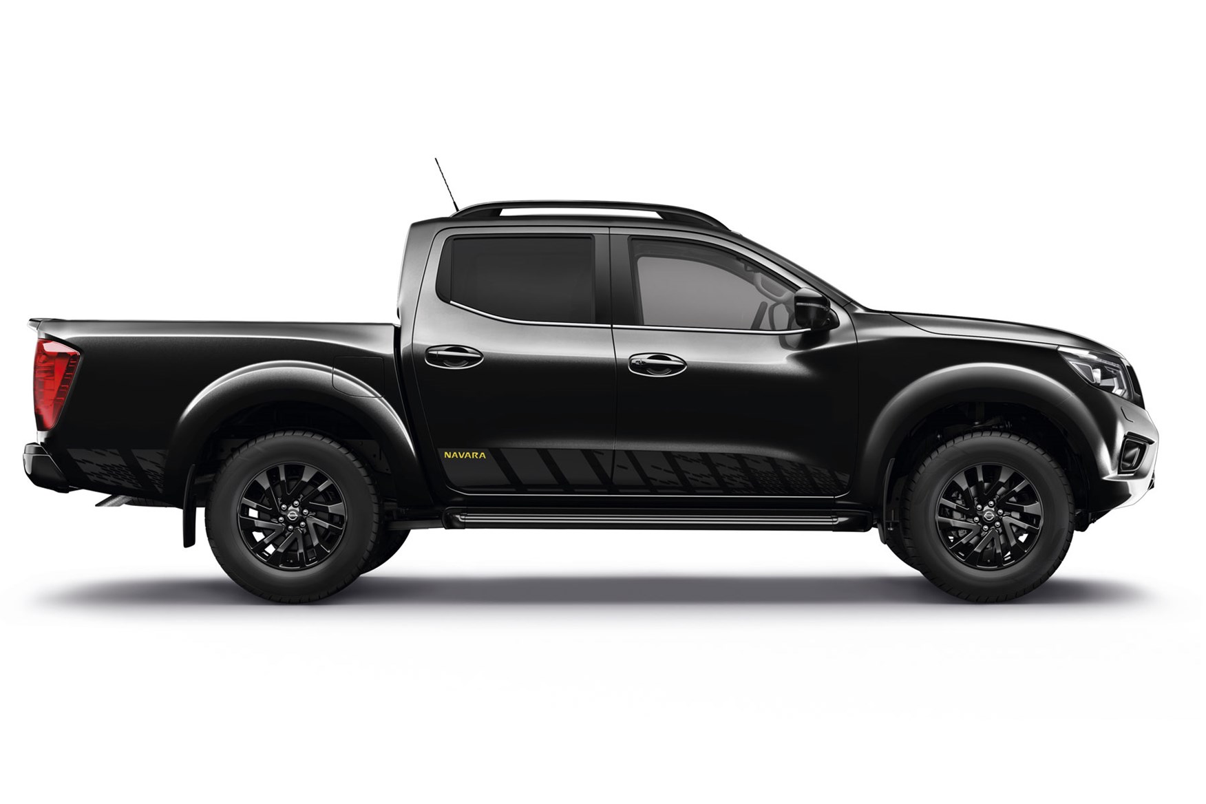 Nissan Navara N-Guard special edition pickup at the 2018 ... Nissan Navara N-Guard special edition pickup at the 2018 ...