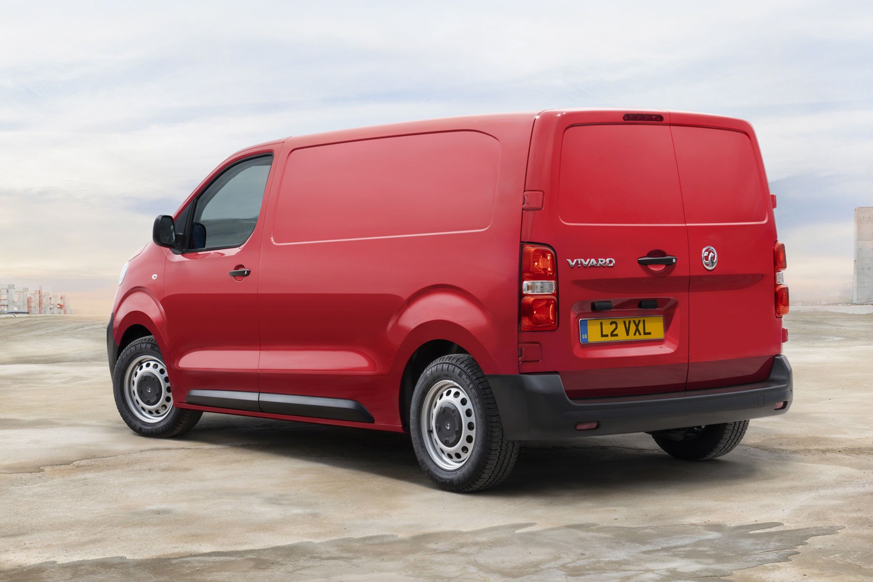nearly new vivaro vans 