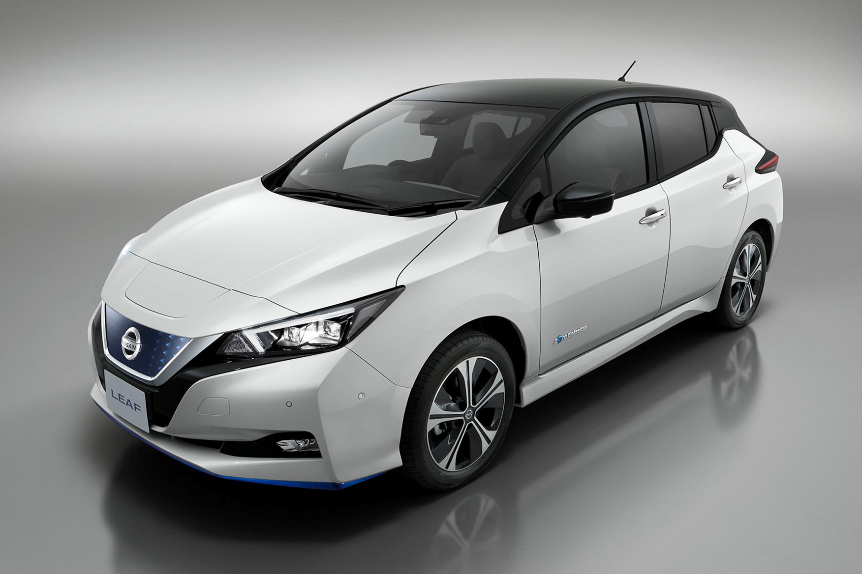 amp leaf ied appeal nissan upgrades its small electric car