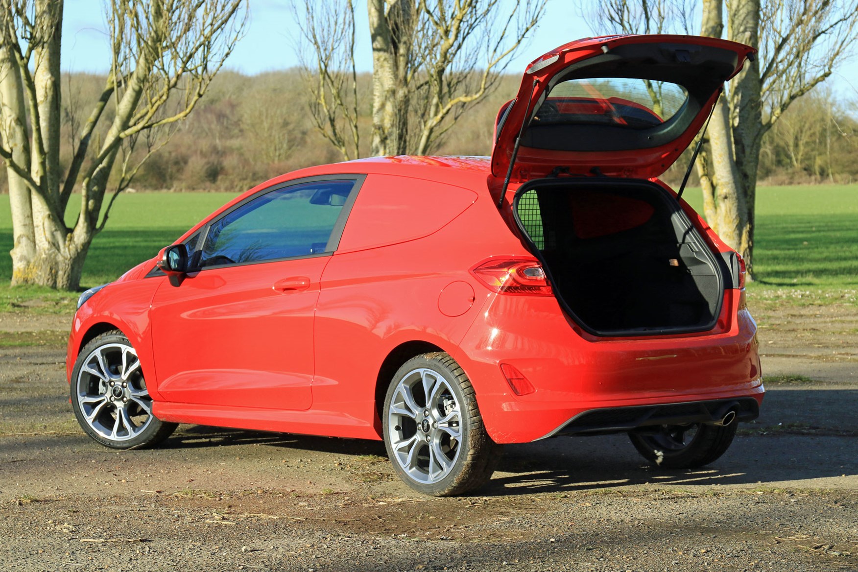 Ford Fiesta Van dimensions (2020) | Parkers