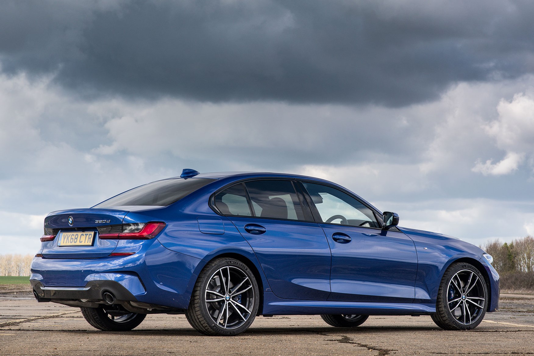 Video Bmw 3 Series Vs Audi A4 And Mercedes Benz C Class Parkers