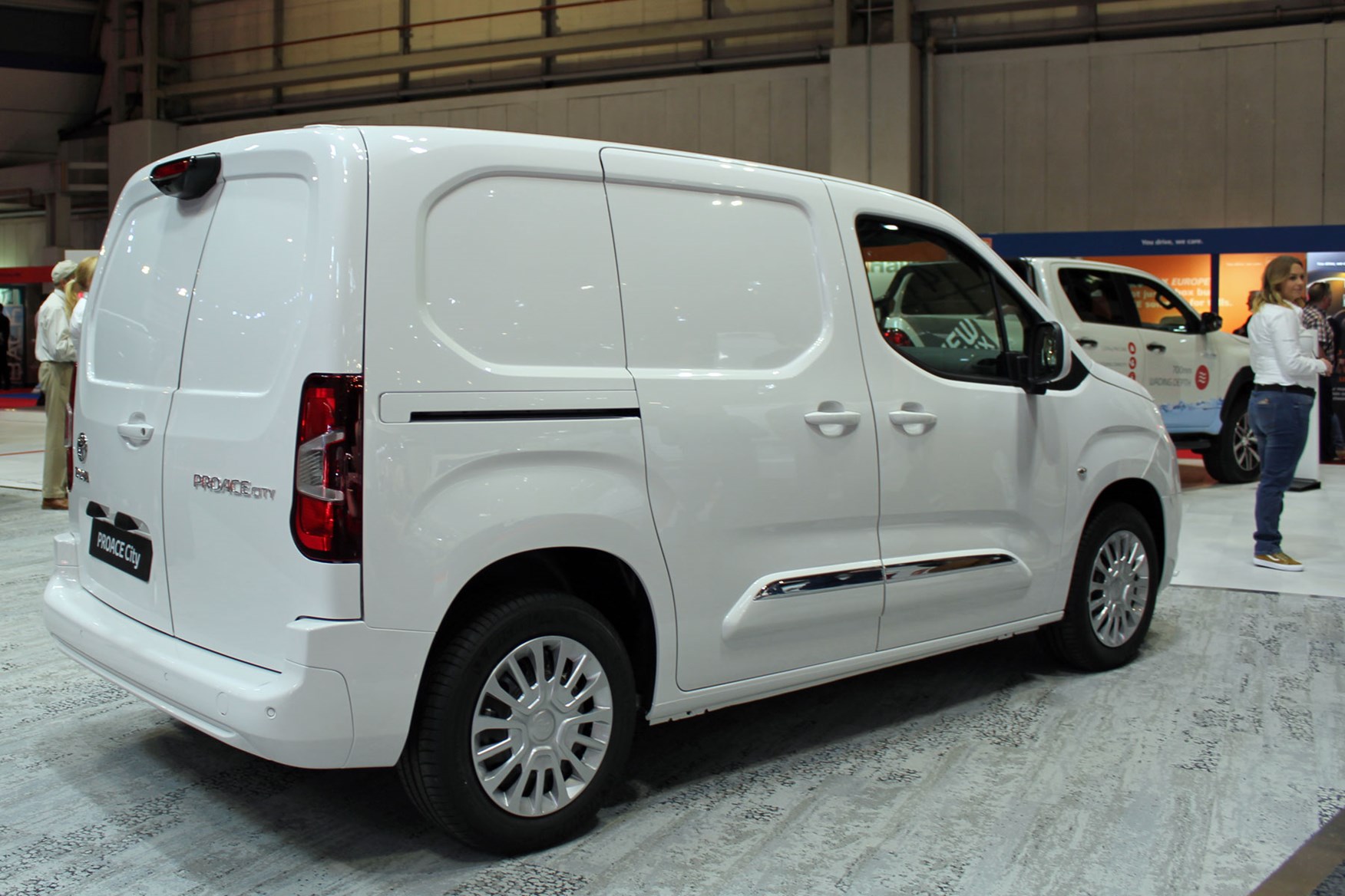 Toyota Proace City small van set to go on sale in 2020 | Parkers