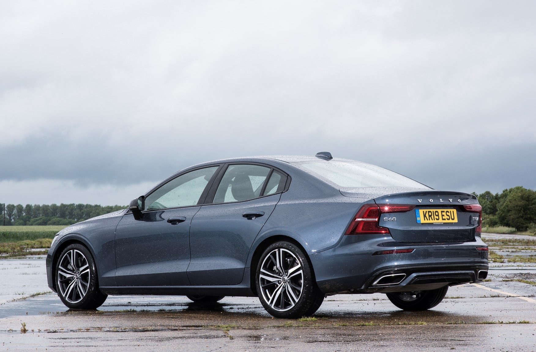 Volvo S60 Review (2021) | Parkers