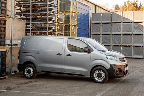 Vauxhall Vivaro van dimensions (2019-on), capacity, payload, volume ...