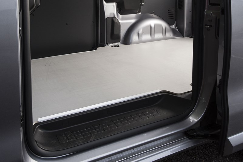 Vauxhall Vivaro van dimensions (2019on), capacity, payload, volume