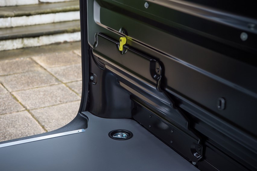 Vauxhall Vivaro van dimensions (2019on), capacity, payload, volume, towing Parkers