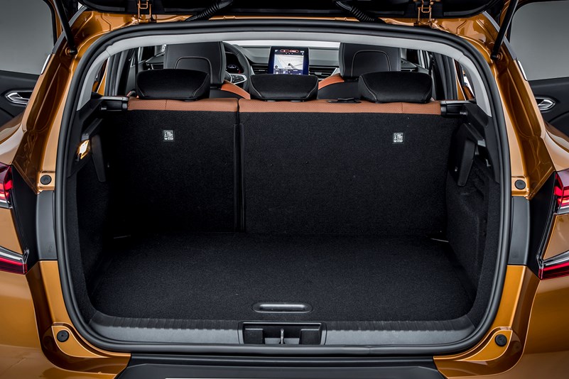 renault captur trunk space