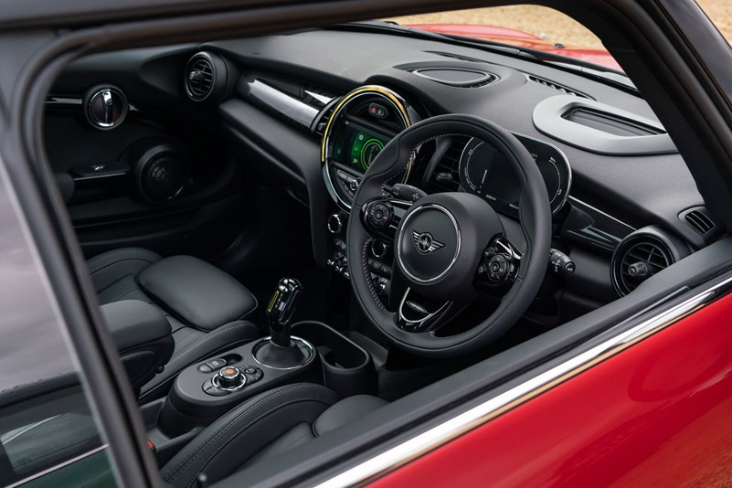 MINI Electric Hatch Review (2021) Parkers