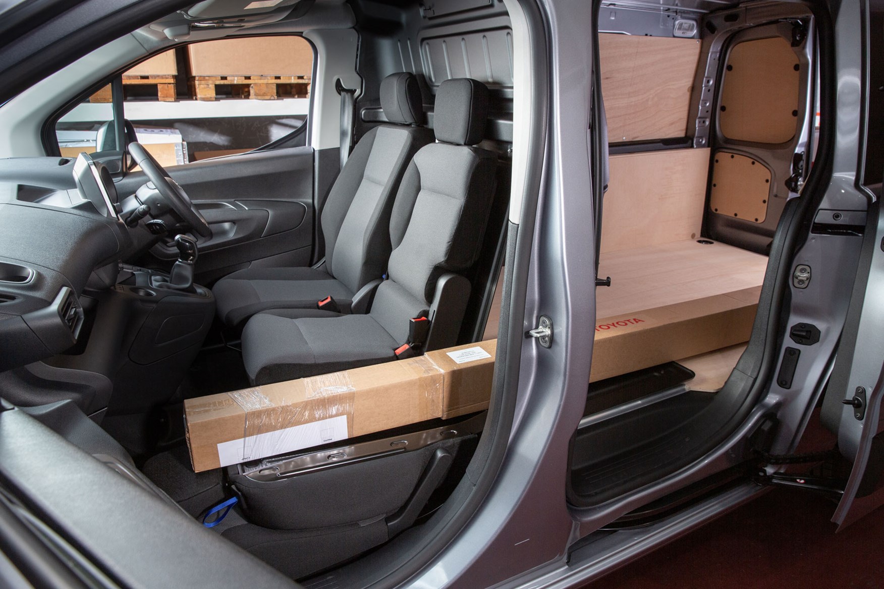 Toyota Proace City van dimensions (2020-on), capacity, payload, volume