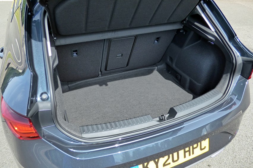SEAT Leon (2021) Practicality, Boot Space & Dimensions Parkers
