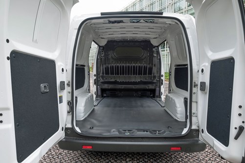 Nissan e-NV200 van dimensions (2014-on), capacity, payload, volume ...