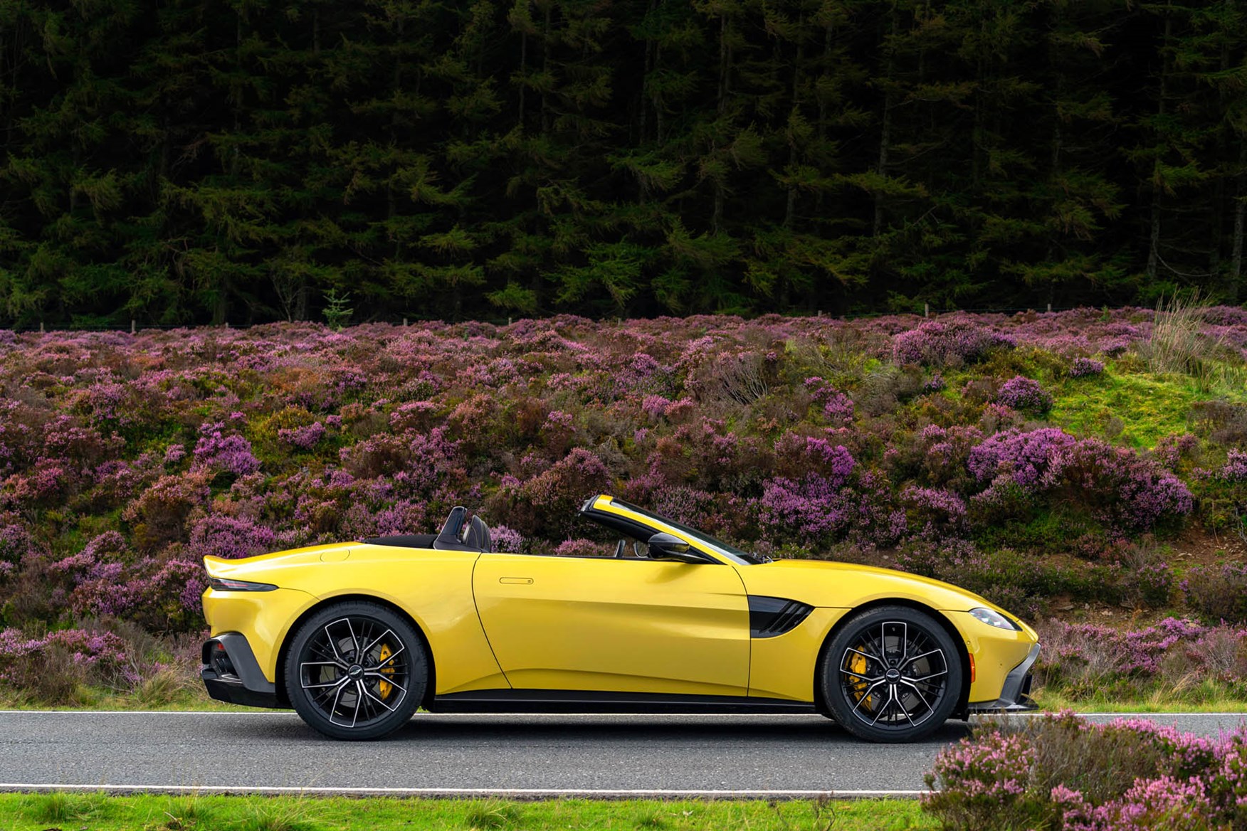 Aston Martin Vantage Roadster (2020) Verdict | Parkers