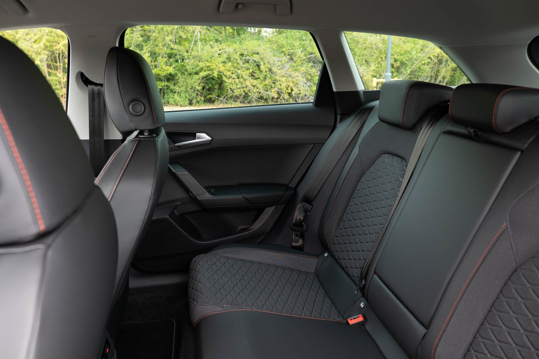 SEAT Leon Estate (2021) Interior, Dashboard & Infotainment Parkers