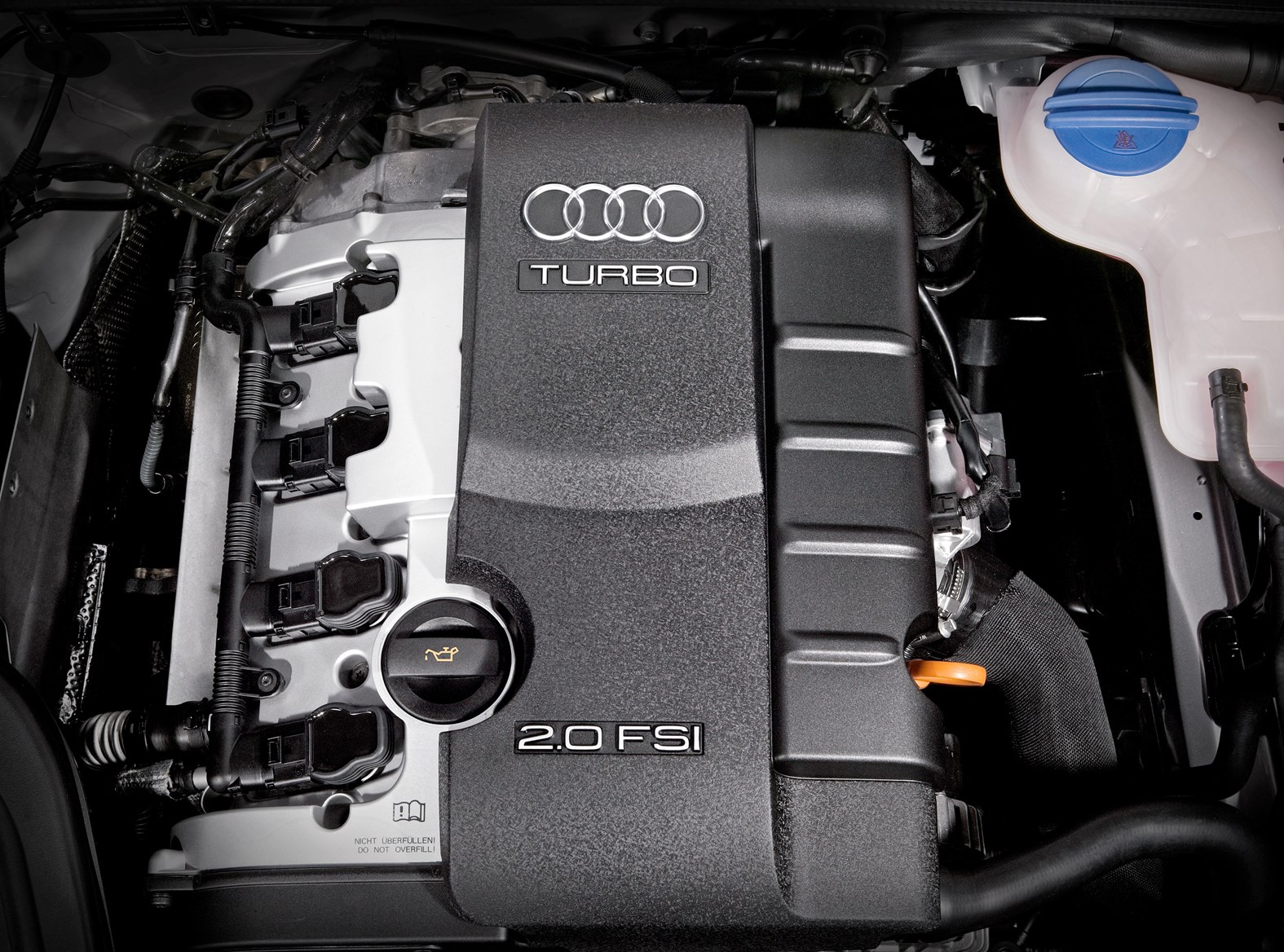 Двигатель audi 2.0 tfsi. Audi a4 b7 2.0 TFSI. Двигатель Audi a4 b7 2.0 TFSI. BWE двигатель 2.0 Audi. Ауди а4 б7 2.0 TFSI quattro.