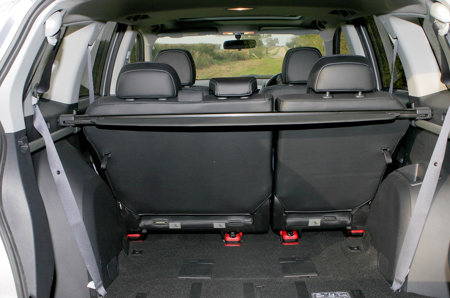 Used Citroën C-Crosser Estate (2007 - 2012) boot space, practicality and  safety | Parkers