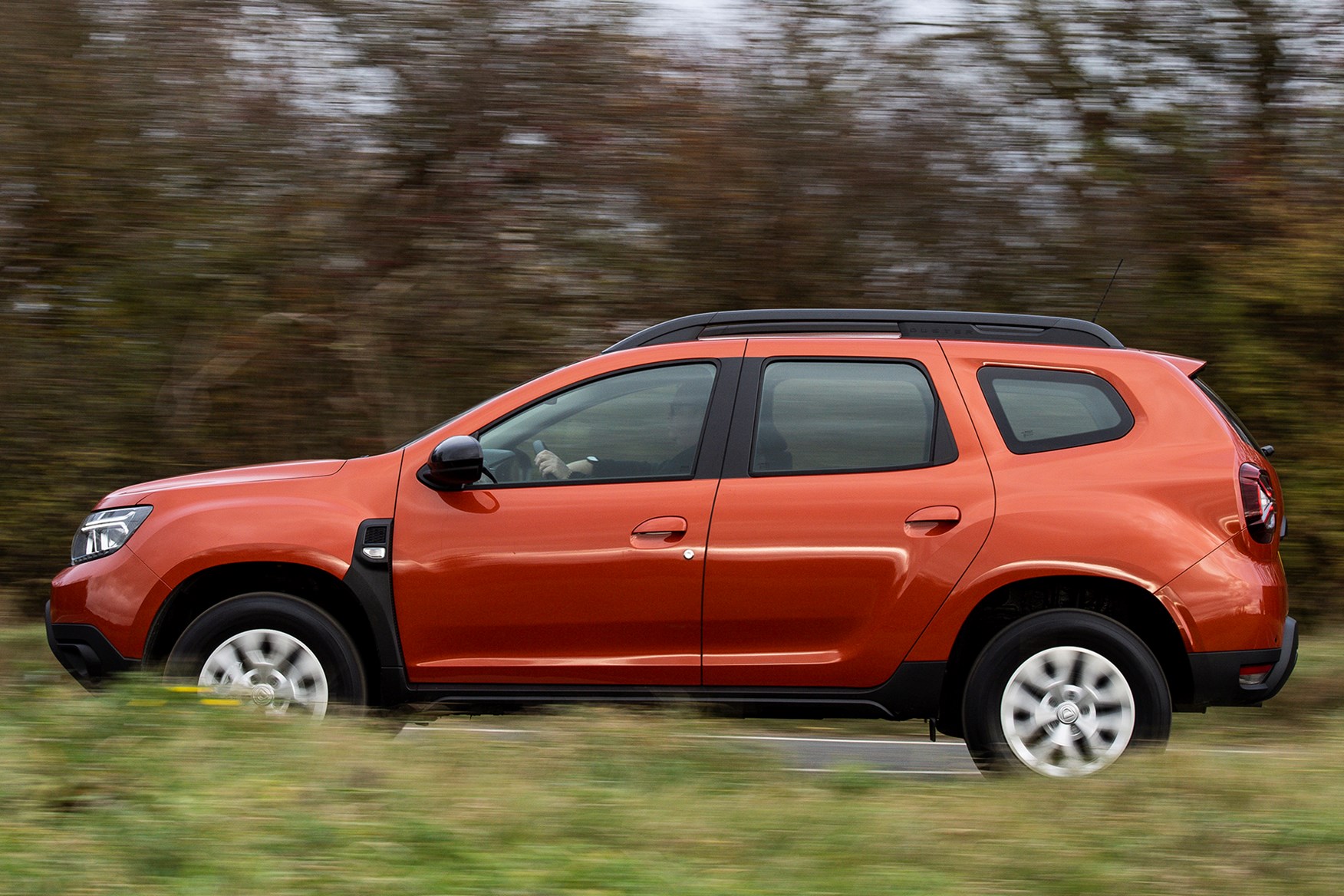 Dacia Duster (2022) boot space, practicality and safety | Parkers