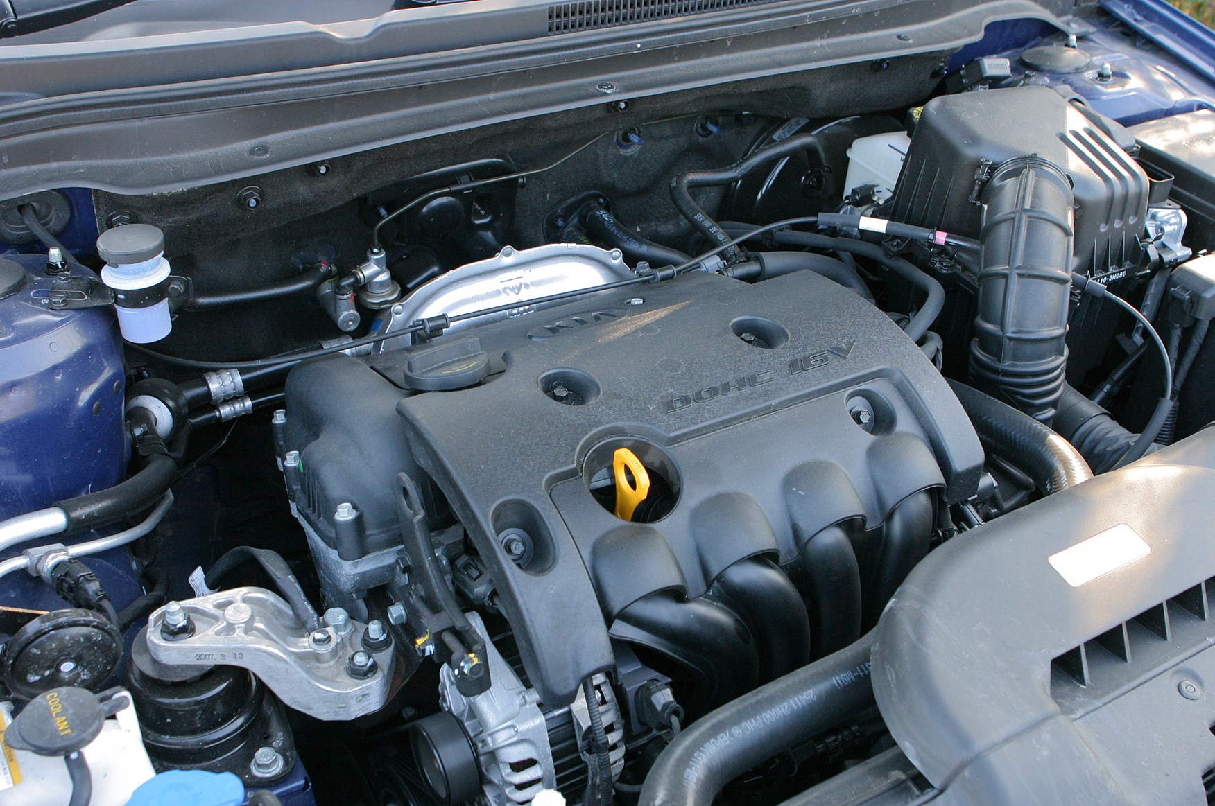Kia ceed какой двигатель. Моторный отсек Киа СИД. Kia Ceed 2008 1.6 двигатель. Моторный отсек Киа СИД 2008. Kia Ceed 2008 2.0 двигатель.