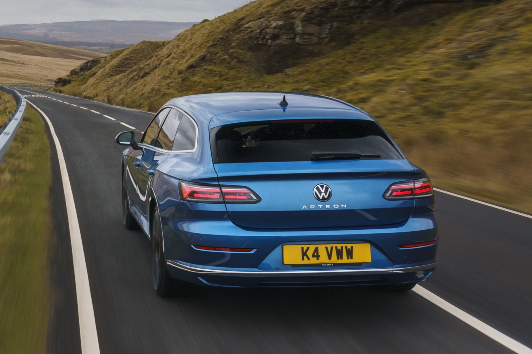 Volkswagen Arteon Shooting Brake Review (2022) | Parkers
